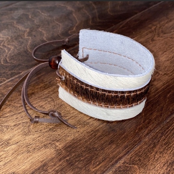 LAST ONE☝️ Handmade Leather Cuff - Picture 2 of 3